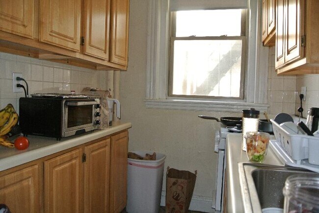 Building Photo - 1080 Boylston St