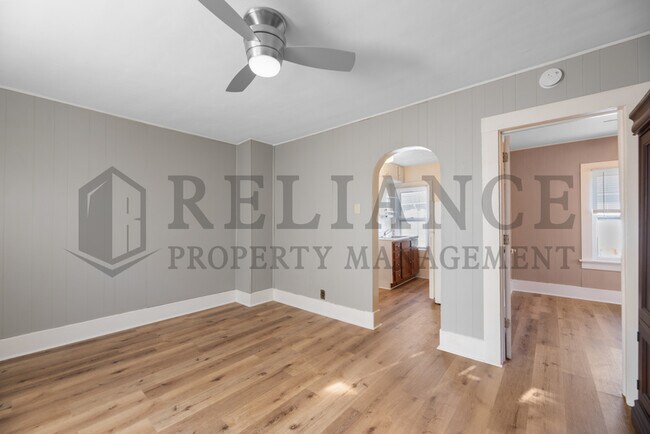 Building Photo - 245 N Sedgwick St