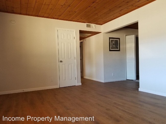 Building Photo - 3 br, 2.5 bath House - 2829 Irwin Ave