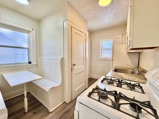 Foto del edificio - 1503 Hermosa Pl