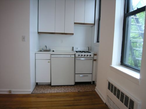 Building Photo - 501 E 88th St