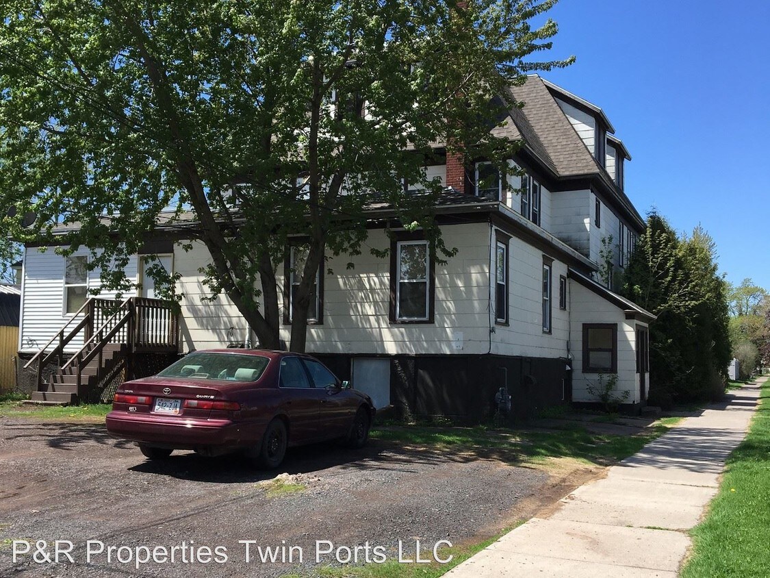 2202 John Ave, Superior, WI 54880 Room for Rent in Superior, WI