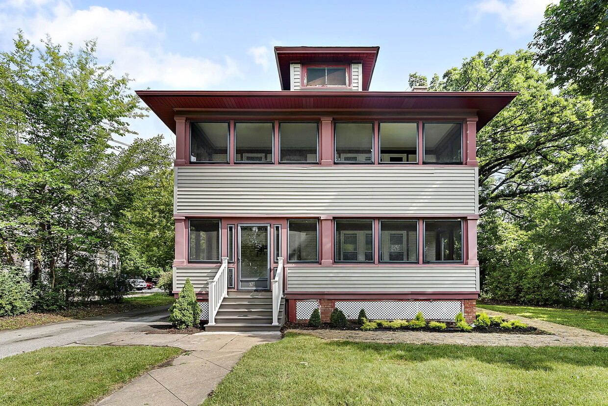 Foto principal - 321 Temple Ave
