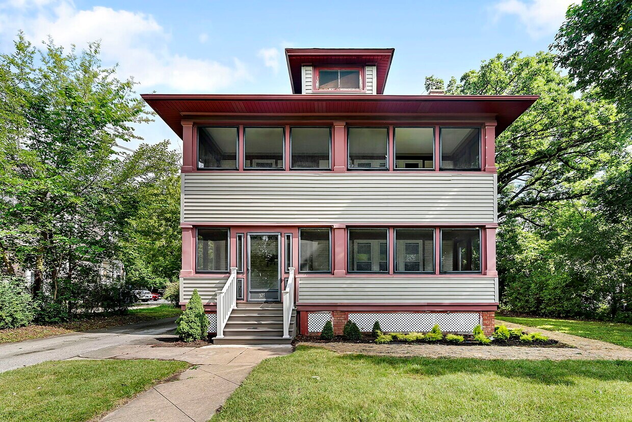Primary Photo - 321 Temple Ave