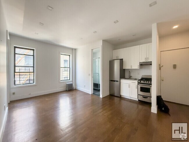Building Photo - EASTERN PARKWAY / Spacious 1-Bedroom 1-Bat...