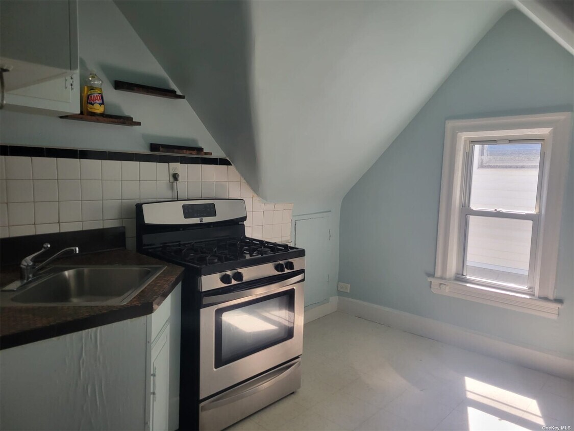 615 E 4th St, Brooklyn, NY 11218 House Rental in Brooklyn, NY