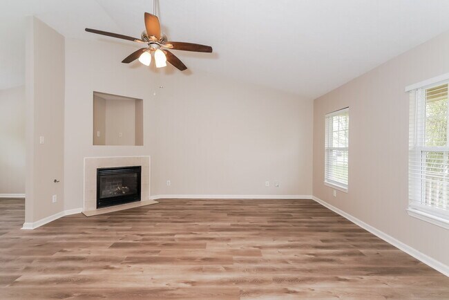 Foto del edificio - 4294 Blue Spruce Ct