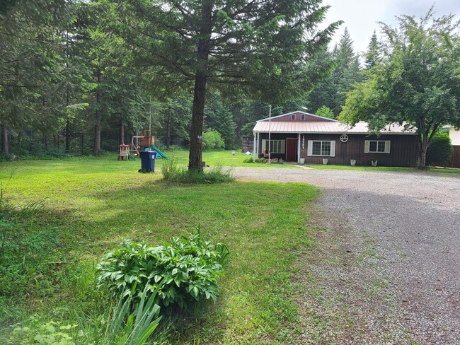 Building Photo - Beautiful Country Home in North Hayden wit...