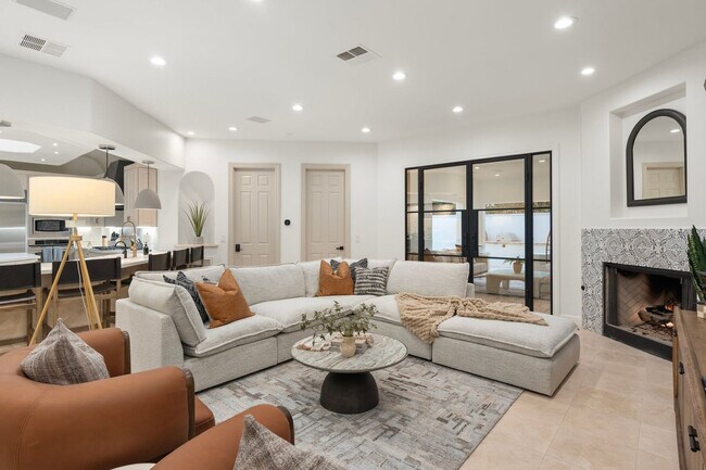 Foto del edificio - 7026 E Chaparral Rd
