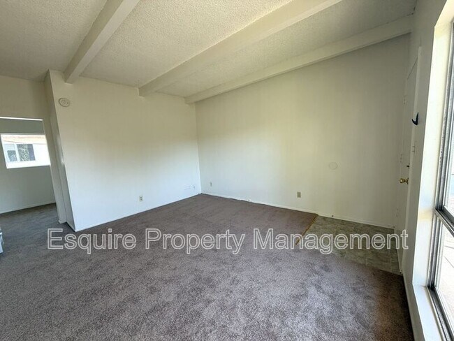 Foto del edificio - 2050 N Ventura Rd