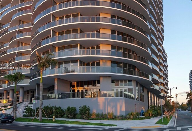 Foto del edificio - 488 NE 18th St