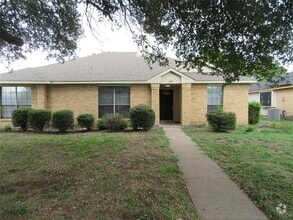 Building Photo - 1345 Roan Dr