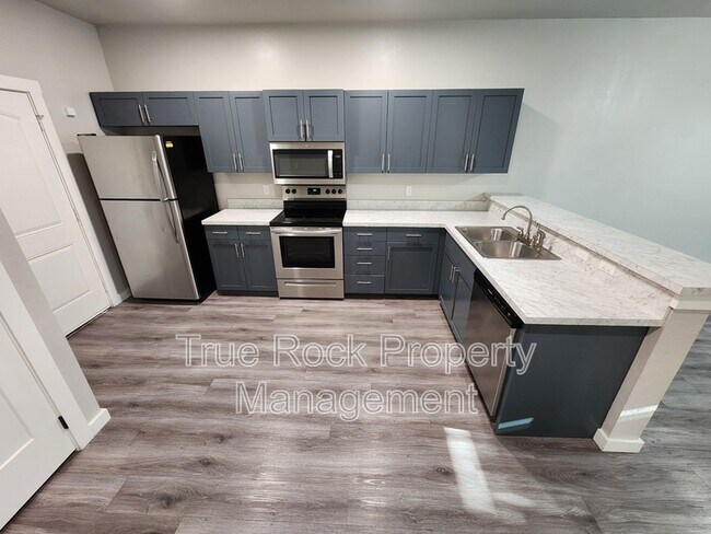 Foto del edificio - 418 E 13th St