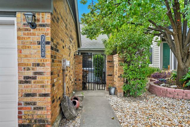 Building Photo - 7258 Coronado Cir