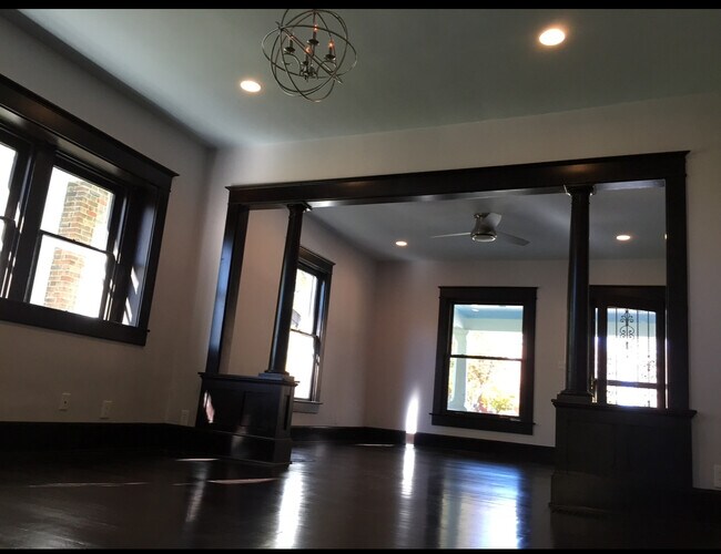 Foto del edificio - 1603 E Michigan St