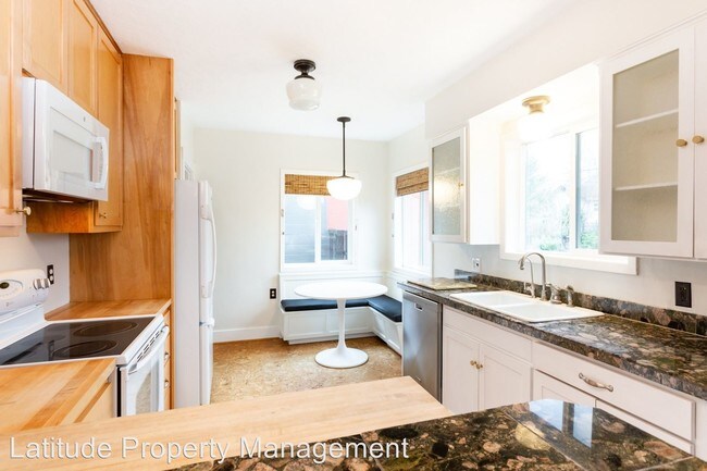 Building Photo - 3 br, 1 bath House - 4026 NE 73rd Avenue