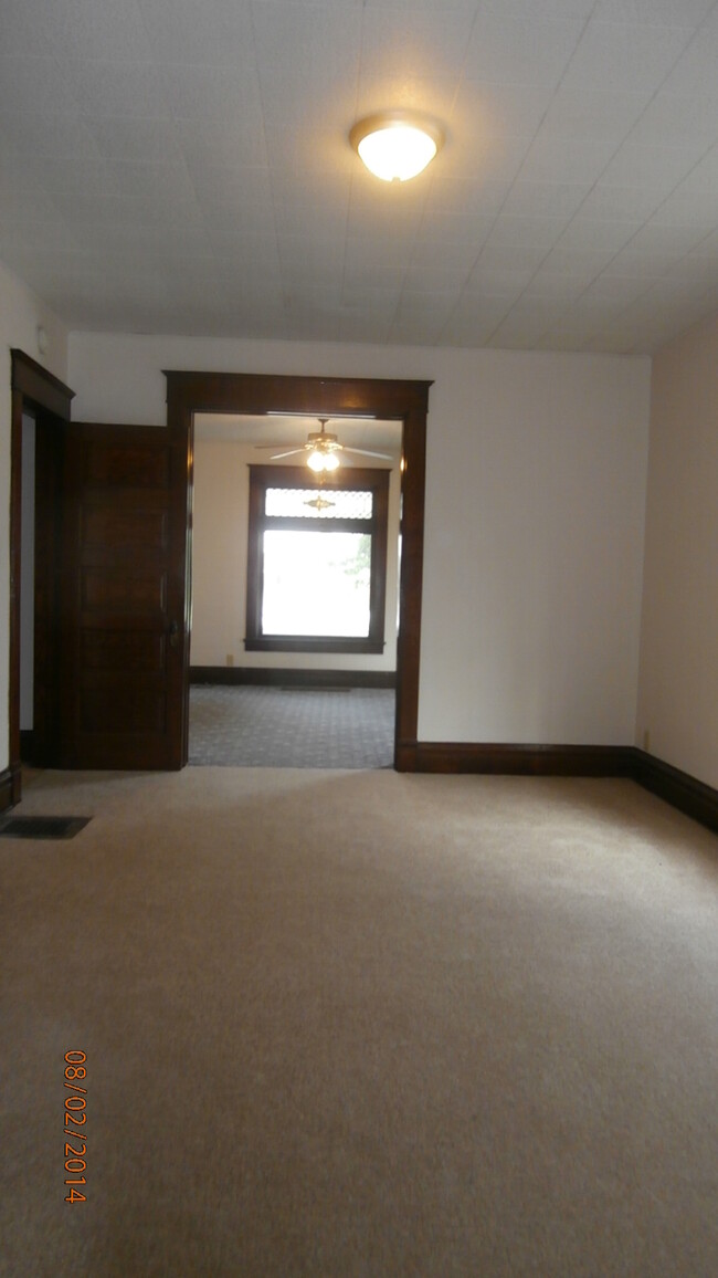 Building Photo - 451 S 7th St