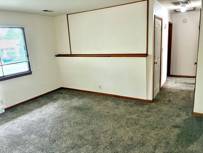Foto del edificio - Upper Level 2 Bedroom 1 Bath Duplex Unit in Central Loveland, CO