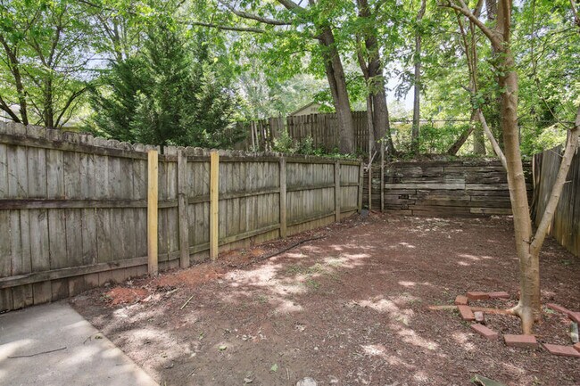 Foto del edificio - 1775 Timber Valley Way SE