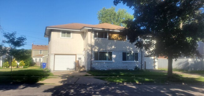 Building Photo - 1182 Lane Pl