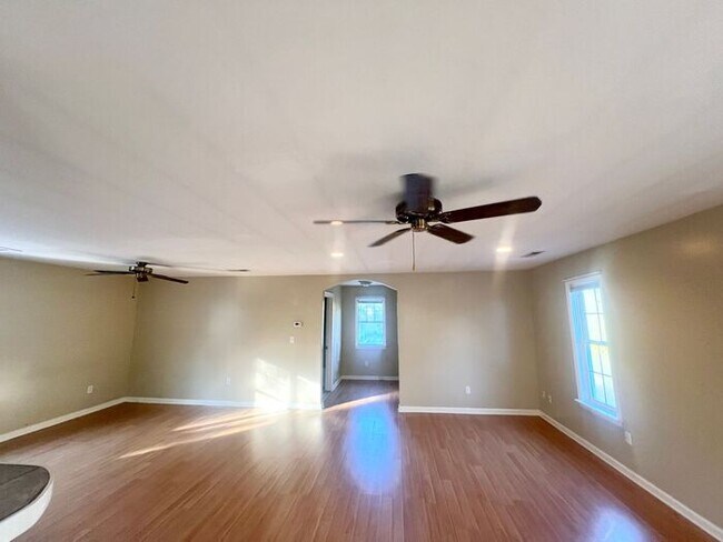 Foto del edificio - Coming Soon! HWY 421 Studio  15 mintues out of Wilmington, peaceful country life