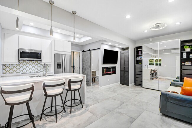 Foto del edificio - 1530 Crestar Ct