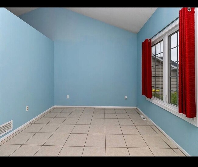 Building Photo - 3 Bedroom Single Family Home in Des Moines