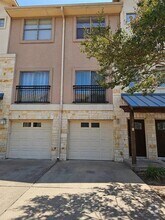 Building Photo - 13420 Lyndhurst St