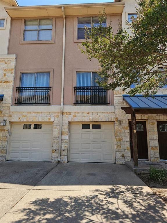 Foto principal - 13420 Lyndhurst St