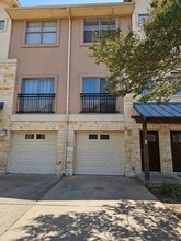 Building Photo - 13420 Lyndhurst St