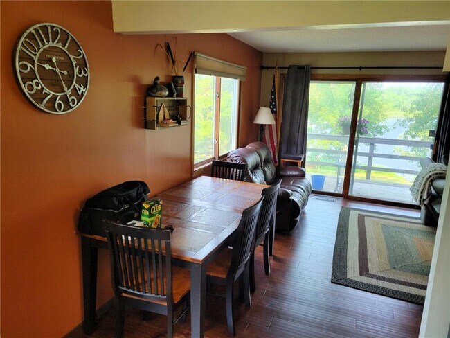 Foto del edificio - 13643 E Shore Ln SW
