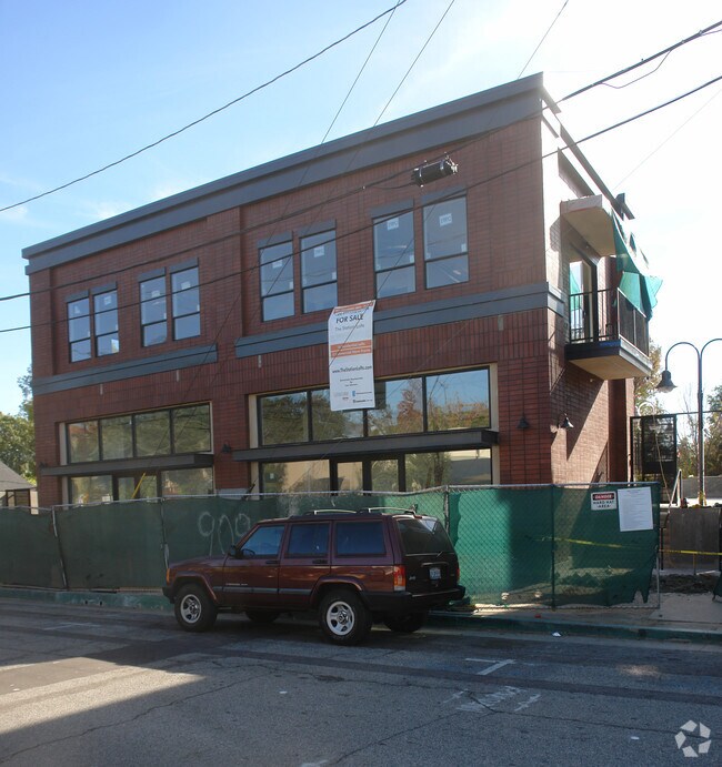 Building Photo - 909 El Centro St