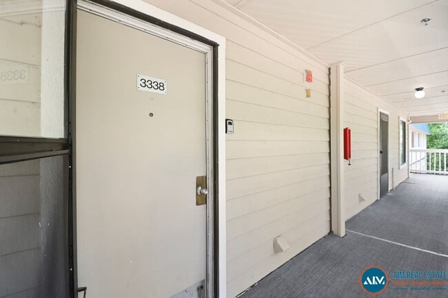 Building Photo - Move-In Ready 2 Bedroom Condo – Steps from...