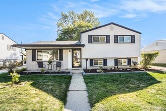Building Photo - 2240 Camel Dr