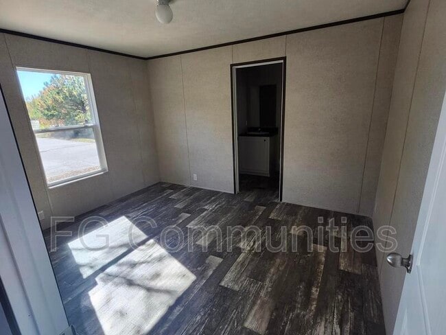 Building Photo - 711 Leasburg Rd