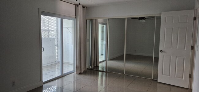 Foto del edificio - 2100 Springdale Blvd