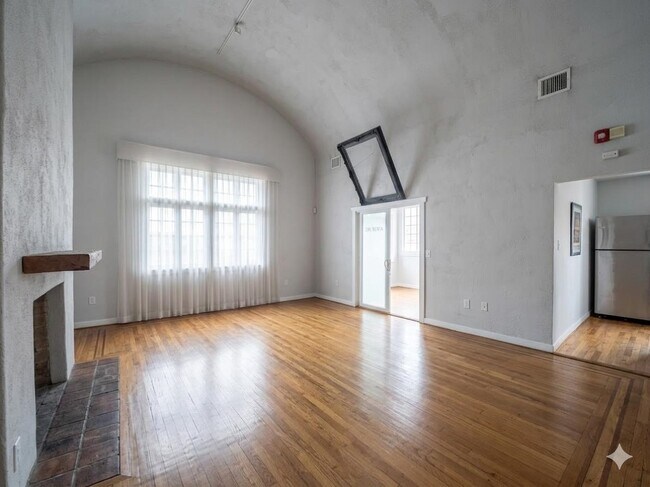 Building Photo - 148 71st St