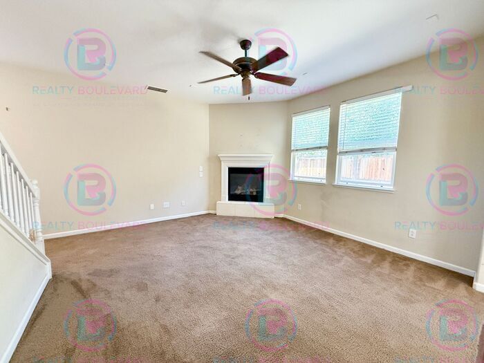 Primary Photo - Gorgeous Two Story 3 Bedroom 2.5 Bathroom ...