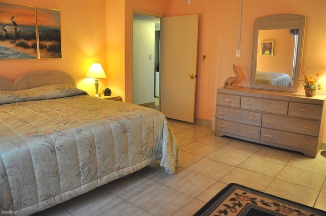Building Photo - 450 S Gulfview Blvd