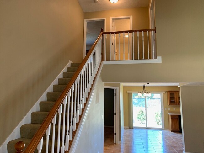 Building Photo - 1631 Frontier Dr
