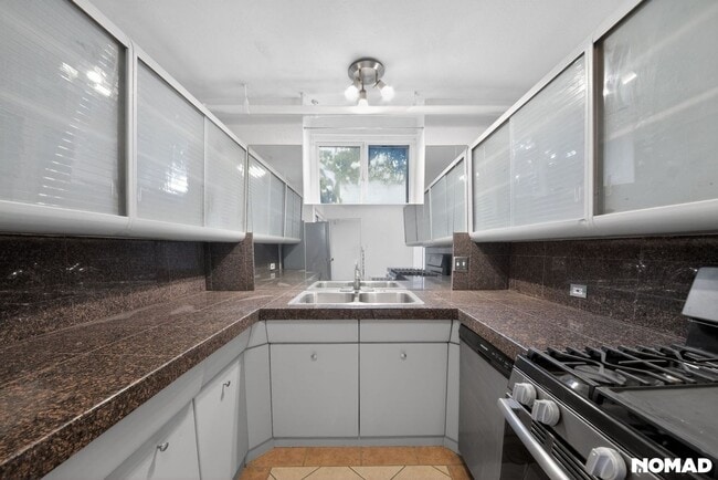 Building Photo - 4430 W 35th Ave