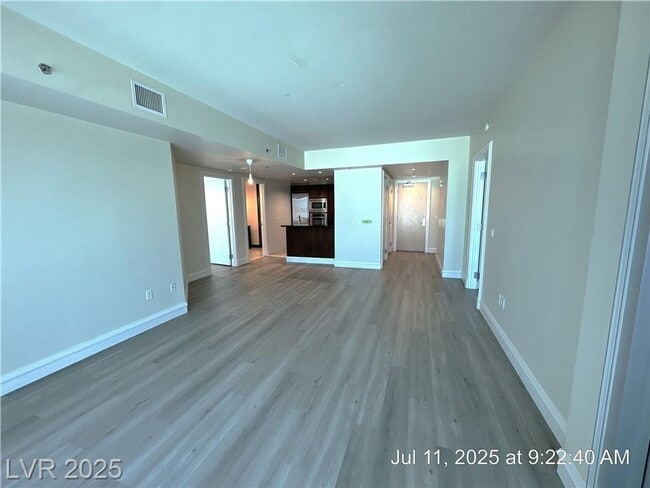 Building Photo - Luxury High-Rise Living at SKY | 29th Floo...