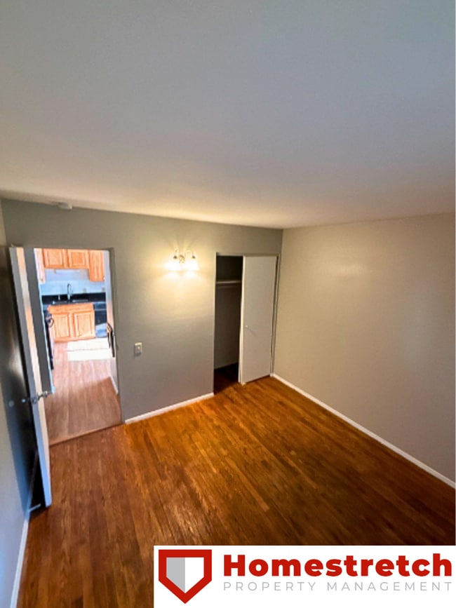 Building Photo - 2420 N Waterford Dr