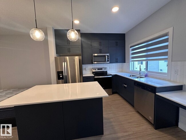 Building Photo - 804 Welsh Dr S W
