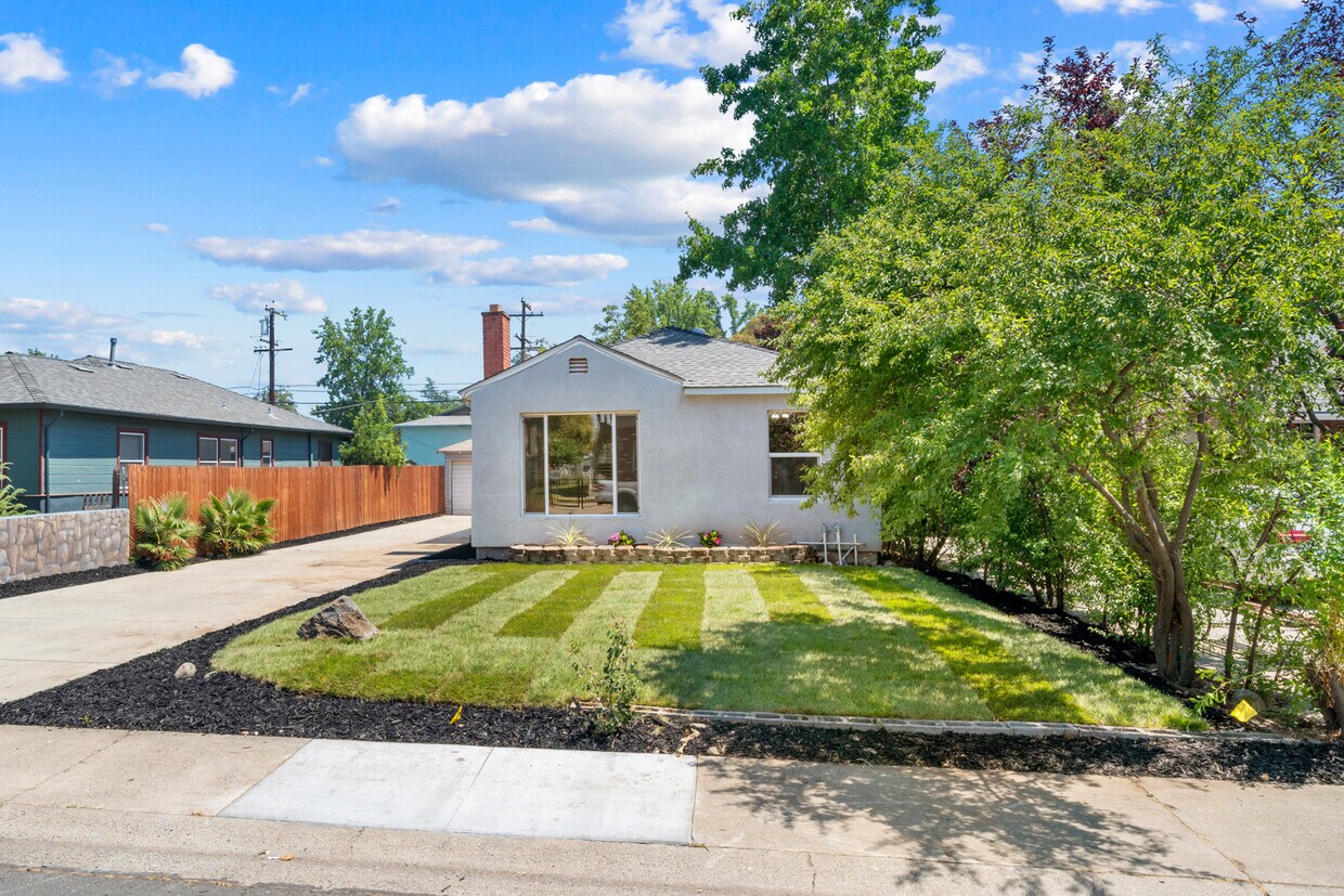 1014 Lochbrae Rd, Sacramento, CA 95815 House Rental in Sacramento, CA