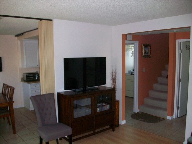 Building Photo - 1419 Bel Air Dr