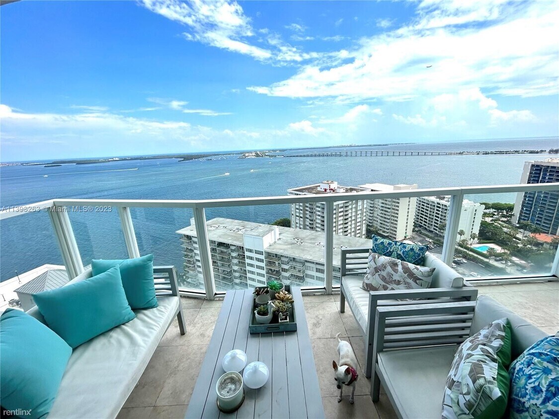 Primary Photo - 2 br, 2.5 bath Condo - 218 SE 14th St Apt ...