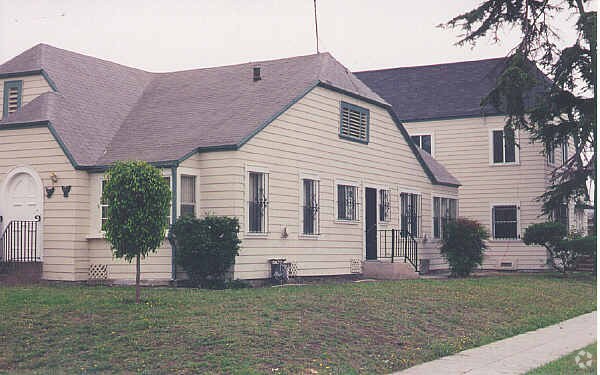 Primary Photo - 2074 W 54th St
