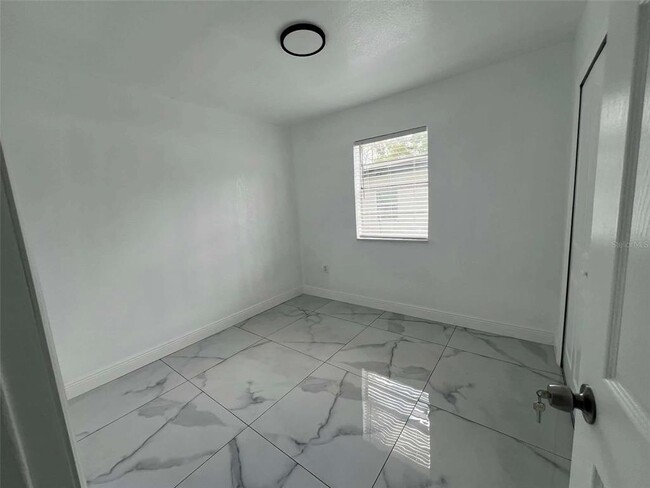 Building Photo - 1601 Crooms Ave