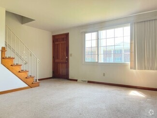 Building Photo - 25 Oakridge Dr